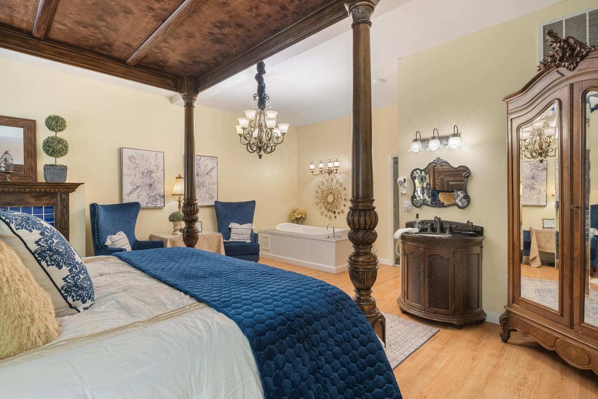 Holiday home Beland Mansion-royal Crown Suite!